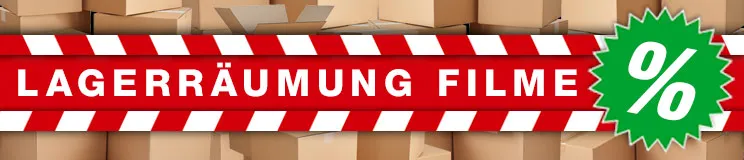 "Lagerräumung Filme" steht auf einem rot-weiß gestreiften Banner. Im Hintergrund sind viele braune Kartons.