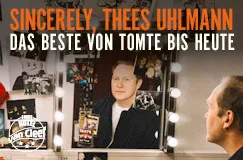 »Thees Uhlmann (Tomte): Sincerely, Thees Uhlmann! Das Beste von Tomte bis heute (Orange Vinyl)« auf 3 LPs. Auch auf 2 CDs erhältlich.