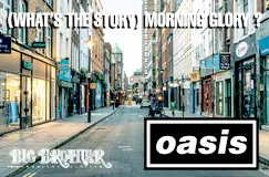 "(WHAT'S THE STORY) MORNING GLORY?", "Oasis", leere Einkaufsstraße mit Geschäften und Gebäuden in urbaner Umgebung.