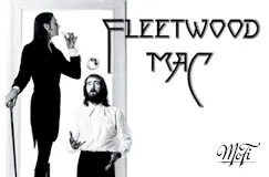 Text: "Fleetwood Mac". Schwarz-weißes Foto, eine Person steht mit einem Gehstock, eine andere schaut nach oben. Links stehend.