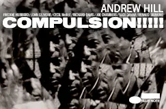 „ANDREW HILL COMPULSION!!!!!“ in großen Buchstaben. Mehrfache verpixelte Gesichter, Schwarz-Weiß-Ton.
