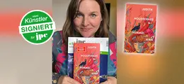 "Vom Künstler signiert für jpc." Eine Person hält ein Buch mit dem Titel "Judith Holofernes Hummel Hirn" in Händen.
