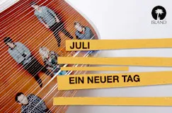 "JULI" und "EIN NEUER TAG" sind auf gelben Streifen. Personen auf orangem Hintergrund, ein Island-Logo rechts oben.