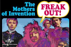 "The Mothers of Invention. FREAK OUT!" in bunter Schrift, psychedelisches Bild einer Band.