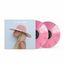 Text: "LADY GAGA / JOANNE". Ein Albumcover mit einer Profilansicht einer Person mit rosa Hut, zwei pinke Vinyl-Schallplatten.