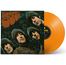 "Rubber Soul" in geschwungenem Schriftzug. Vier Männer mit langen Haaren und brauner Kleidung, orangefarbene Vinylplatte.