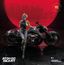 "Atomic Heart" steht unten links. Eine futuristisch wirkende, humanoide Figur lehnt an einem Motorrad; Hintergrund rot.