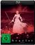 Text: "FSK ab 12 freigegeben", "Scarlet", "Vorläufiges Cover". 

Eine Illustration zeigt eine Figur in einem weißen Kleid mit Schwert.