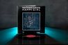 Vinyl-Cover von "Nathan Davis, Happy Girl" mit kindlicher Zeichnung, Plattenspieler und hellblauer Beleuchtung.