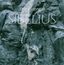 Auf grauer Steinoberfläche steht "The Essential SIBELIUS" in weißen Buchstaben. Oben links schlichtes Logo.