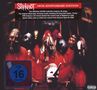 Slipknot 10th Anniversary Edition, FSK ab 16 freigegeben. Neun maskierte Personen in roten Overalls posieren zusammen.