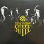 „Honeymoon Suite: The Singles“ steht in gelber Schrift. Schwarz-weißes Foto einer Band mit fünf männlichen Mitgliedern., LP