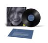 „Mount A Hildur Guðnadóttir“ steht klein geschrieben. Ein Plattencover mit einer lächelnden Person und eine schwarze Vinylplatte., LP