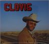 Text "CLOVIS" in großen roten Buchstaben oben. Ein Mann mit Cowboyhut und Sonnenbrille steht vor einer weiten Prärie., CD