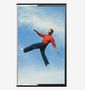 Illustration: Eine Person im roten Pullover schwebt spielerisch im Himmel mit blauem Hintergrund und Wolken., MC