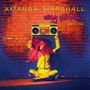 "Amanda Marshall", "Heavy Lifting", "Deluxe". Eine farbenfrohe Illustration: Person hält einen Ghettoblaster vor einer Backsteinwand., CD