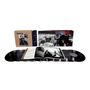 "BOB DYLAN FRAGMENTS", "THE BOOTLEG SERIES VOL. 17". Foto: Person mit Gitarre auf einem Sofa sitzend in einem Raum., 10 LPs