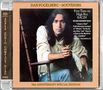Dan Fogelberg - Souvenirs, 50th Anniversary Special Edition mit Bonus-Tracks. Mann hält Feder, sitzt auf Stuhl., Super Audio CD