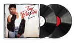 "Toni Braxton" in roter eleganter Schrift neben zwei schwarzen Schallplatten und einer Frau in Lederjacke.