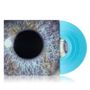 Abbildung eines blauen Schallplattencovers mit dem Nahbild einer Iris. Die Schallplatte selbst ist hellblau., LP