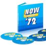 „NOW Yearbook 72“ steht auf einem blauen Buch und CDs. Buch mit Sternenmotiv.