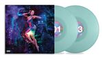 Vertikaler Text: "PLANET HER". Frau in bunten Farben, kosmische Szenerie. Zwei hellgrüne Schallplatten mit Nummern "01" und "03"., 2 LPs