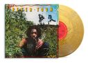 Text: "PETER TOSH" oben. Eine Person mit Dreadlocks sitzt in dichtem Pflanzenwuchs, raucht Pfeife, umgeben von hohem grünen Laub., LP