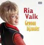 Ria Valk, Gewoon bijzonder, 3CD. Frau mit kurzem blonden Haar lächelt über die Schulter., 3 CDs