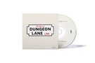 CD und Hülle mit Text "The Boys of Dungeon Lane L24". Hinweis auf Künstler in handschriftlicher Schrift., CD