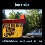 „VIDEO NITE BEER BUST ARTOONS SUPMAIN“. Ein roter Pfeil, grünes Laub und ein graues Auto im Hintergrund., 2 LPs