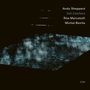 Texte: Andy Sheppard, Salt Catchers, Rita Marcotulli, Michel Benita. Dunkles Motiv mit reflektierenden Wasserflächen., CD