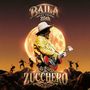 BAILA (SEXY THING) 25th. Ein Musiker spielt Gitarre vor einem großen Mond, umgeben von tanzenden Silhouetten.