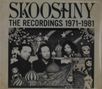 "SKOOSHNY THE RECORDINGS 1971-1981" oben, darunter drei Männer, umgeben von Märchenfiguren und Königskuppeln., CD