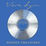 Text: "Vera Lynn" und "Hidden Treasures", Schallplatte auf blauem Hintergrund., 3 CDs