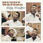 "MUDDY WATERS folk singer" in brauner und schwarzer Schrift, vier Fotos eines Mannes beim Singen oder Musizieren., LP