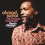 „Ahmad Jamal at the Jazz Showcase live in Chicago“. Ein Mann in einem geometrisch gemusterten Hemd., 2 CDs