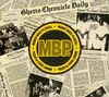 Zeitungsseiten im Hintergrund, mittig ein rundes Logo mit "MONEY BOSS PLAYERS" und "MBP" in großen Buchstaben., CD