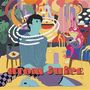 „atom juice“ in verspielter Schrift. Farbige Illustration: Person mit blauem Gesicht, umgeben von surrealen Elementen., LP