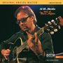 Oben steht "ORIGINAL ANALOG MASTER LIMITED EDITION". Titel: "Al Di Meola One of These Nights". Ein Mann spielt Gitarre., LP