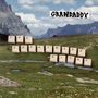 Text: "GRANDADDY", "THE SOPHTWARE SLUMP". Alte Computertasten vor einer idyllischen Berglandschaft mit Wiese und Fluss.