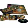 Das Bild zeigt das Albumcover „Anthrax Cursum Perficio“ mit einer Illustration: Mann in Anzug, Frau, Waldfriedhof, Skulpturen., 2 LPs und 1 CD
