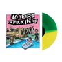 „40 Years of Fuckin’ Up“ in wilden Buchstaben. Eine Illustration eines Vans mit Personen und einem Schwimmbecken. Vinyl in Grün-Gelb., LP