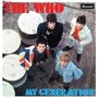 Oben steht "THE WHO", unten "MY GENERATION". Vier junge Männer schauen nach oben. Links Metalltonnen., Super Audio CD
