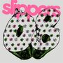 Text "slippers". Illustration von Menschen auf großen, geblümten Slippern in Grün, Pink und Weiß., LP