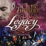 Texte: "Celtic Thunder Legacy Volume Two." Eine Collage aus Aufführungen mit Sängern und Musikern auf der Bühne vor einem keltischen Muster.