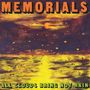 Text: "MEMORIALS" oben, "ALL CLOUDS BRING NOT RAIN" unten. Illustration eines gelben Sonnenuntergangs am Meer., CD