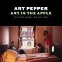 "ART PEPPER. ART IN THE APPLE. Live at Fat Tuesday’s, New York, 1980." Ein Zimmer mit Personen, Kamera, Bett und Fenster., 2 CDs