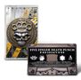 "Five Finger Death Punch Legacy" auf Kassette und Hülle, mit Schädel- und Faust-Logo, gelb-schwarzer Hintergrund., MC