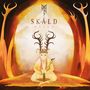 „SKÁLD ØRLOG“: Eine Illustration zeigt eine Figur mit Geweih, Krone und Maske, in warmen Gelbtönen gehalten., CD
