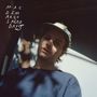 Texte: "MAC DEMARCO SALAD DAYS". Ein Mann mit Kappe, im Schatten, leicht geneigt., LP